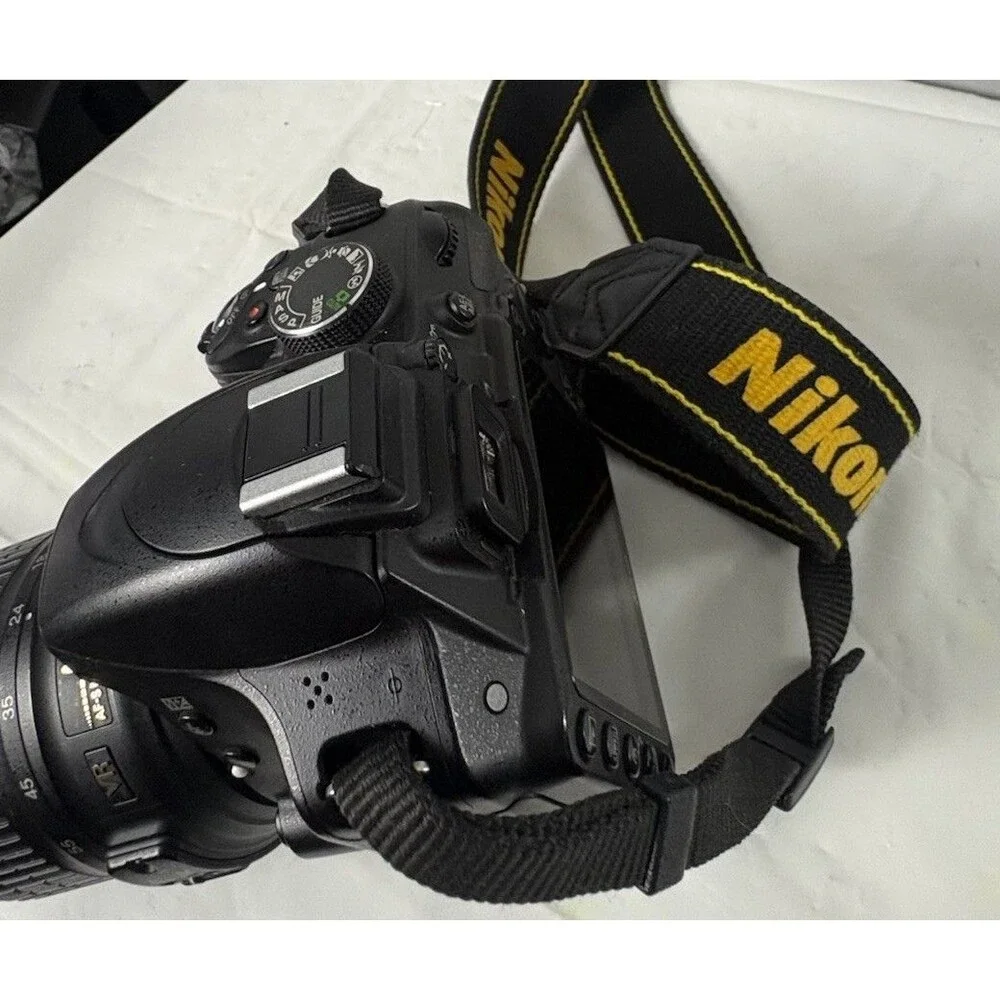 Nikon D3200 24.2MP Digital SLR Camera - Black (Kit w/ AF-S DX ED VR G 18-55mm